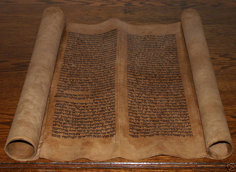 Растение на котором писали первые книги. Древняя Греция папирусный свиток. Пергаментные рукописи древняя Греция. Пергамент в древности. Древние свитки.